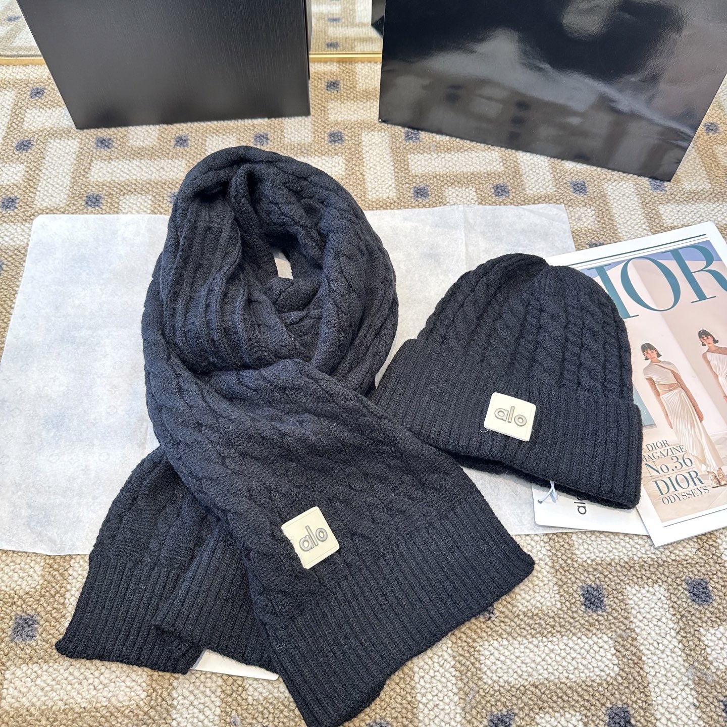 P125 alo 针织🧶套装
砖柜新款！一上架便火遍小红书~
全网首发 对色对版
首批货量充足 快快入手