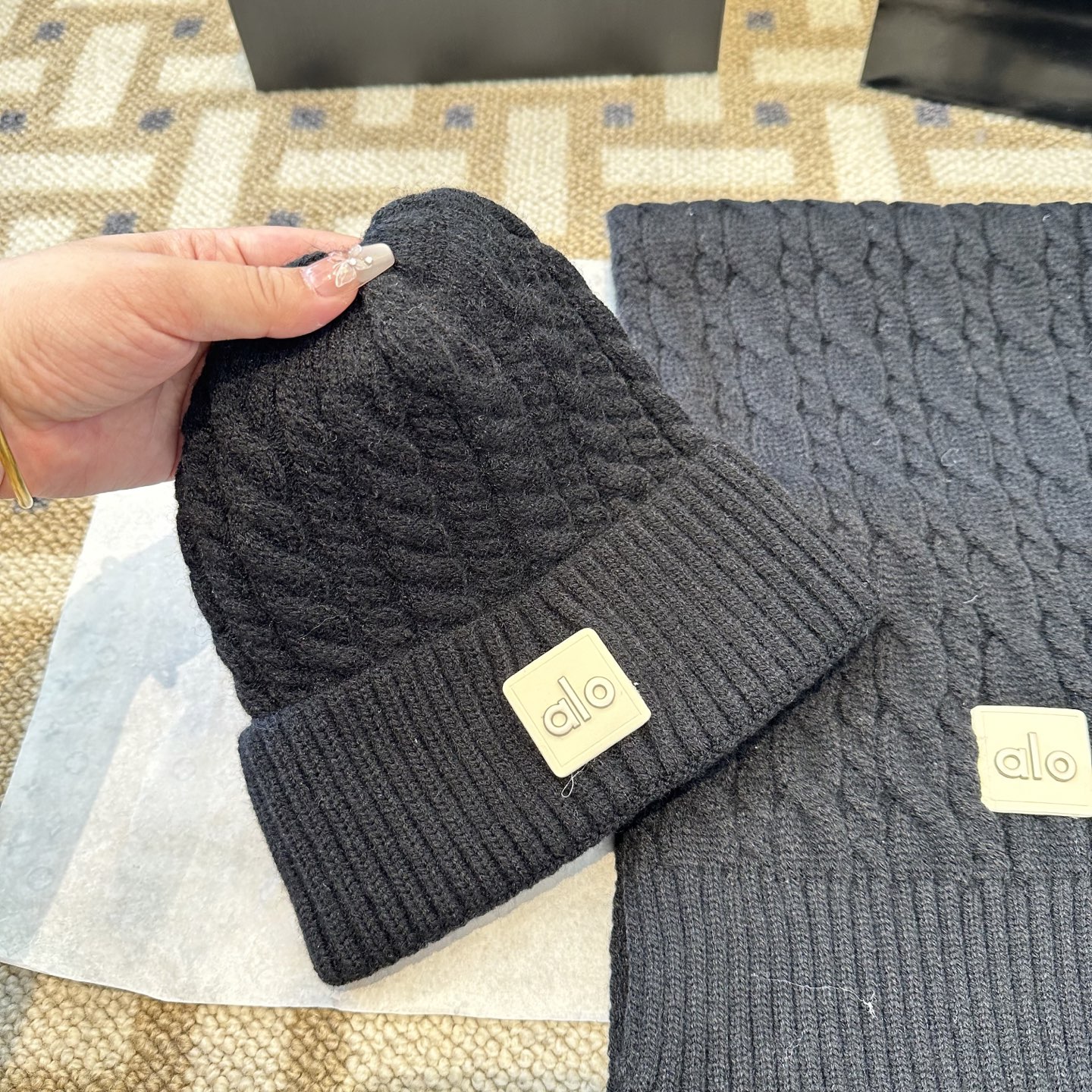 P125 alo 针织🧶套装
砖柜新款！一上架便火遍小红书~
全网首发 对色对版
首批货量充足 快快入手