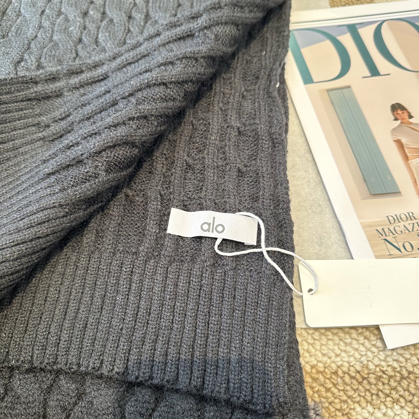 P125 alo 针织🧶套装
砖柜新款！一上架便火遍小红书~
全网首发 对色对版
首批货量充足 快快入手