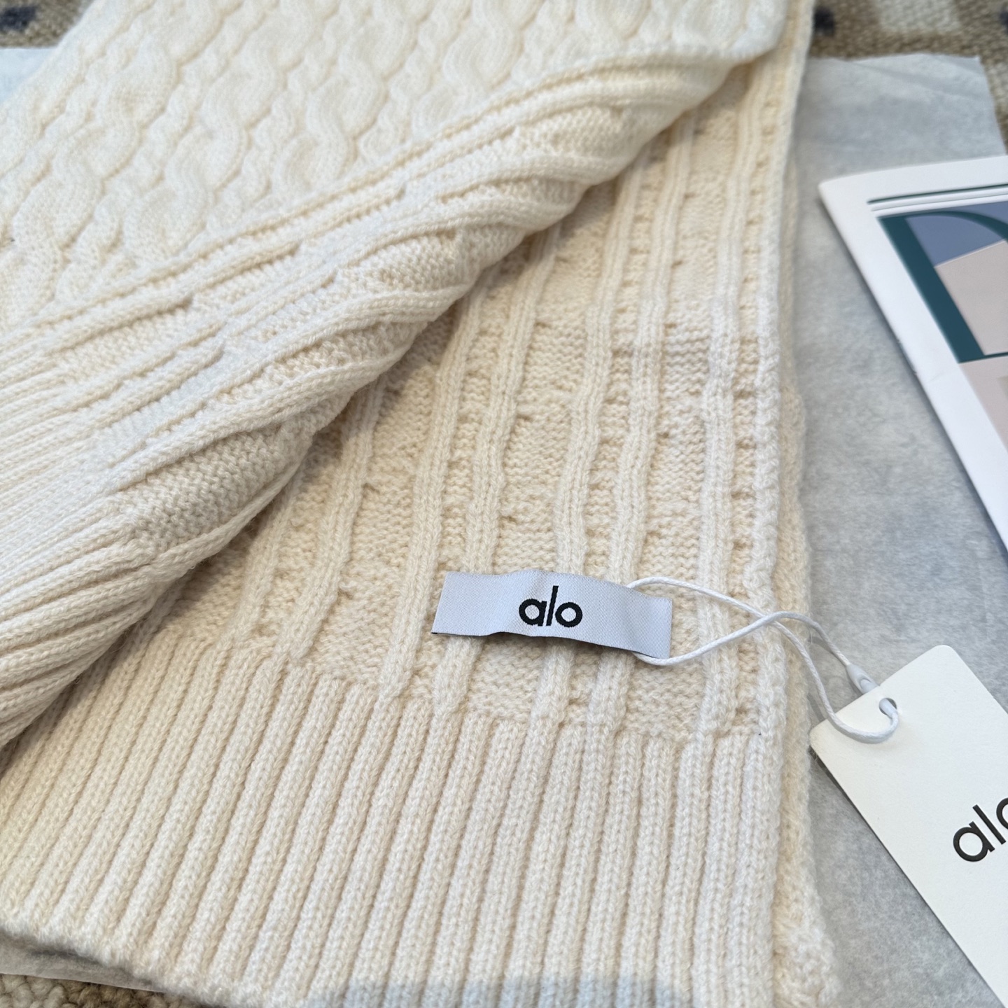 P125 alo 针织🧶套装
砖柜新款！一上架便火遍小红书~
全网首发 对色对版
首批货量充足 快快入手