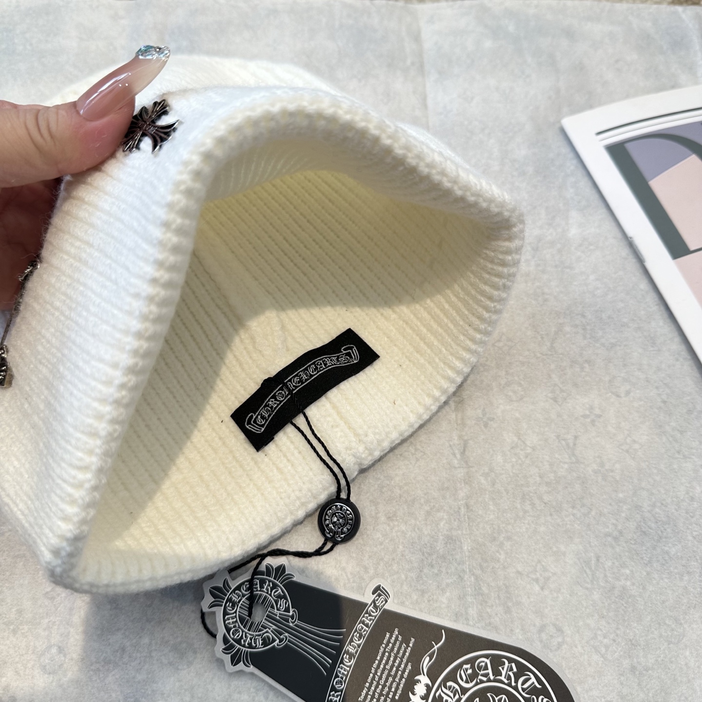 克罗心 秋冬款羊毛针织毛线帽这款必定是极简主义的最爱干净，利索，时尚百搭，绝对不挑脸型！属于时尚经典的万