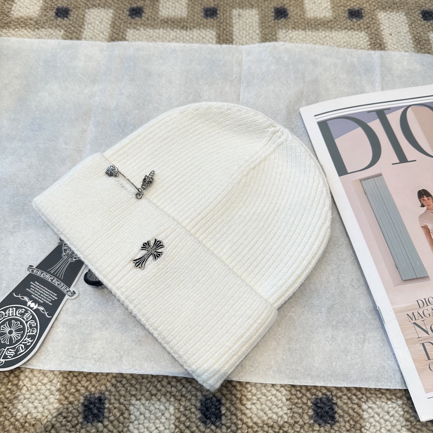 克罗心 秋冬款羊毛针织毛线帽这款必定是极简主义的最爱干净，利索，时尚百搭，绝对不挑脸型！属于时尚经典的万