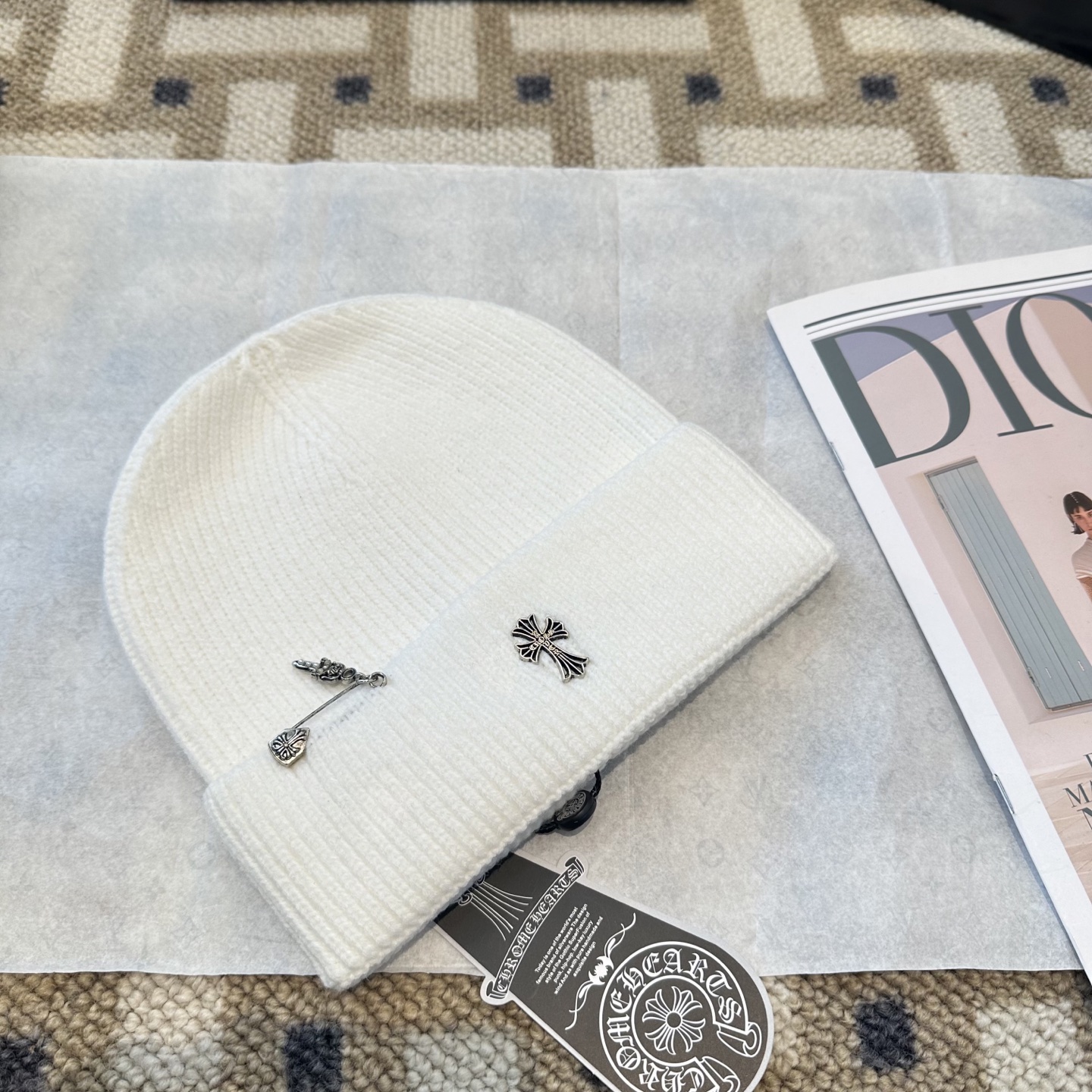 克罗心 秋冬款羊毛针织毛线帽这款必定是极简主义的最爱干净，利索，时尚百搭，绝对不挑脸型！属于时尚经典的万