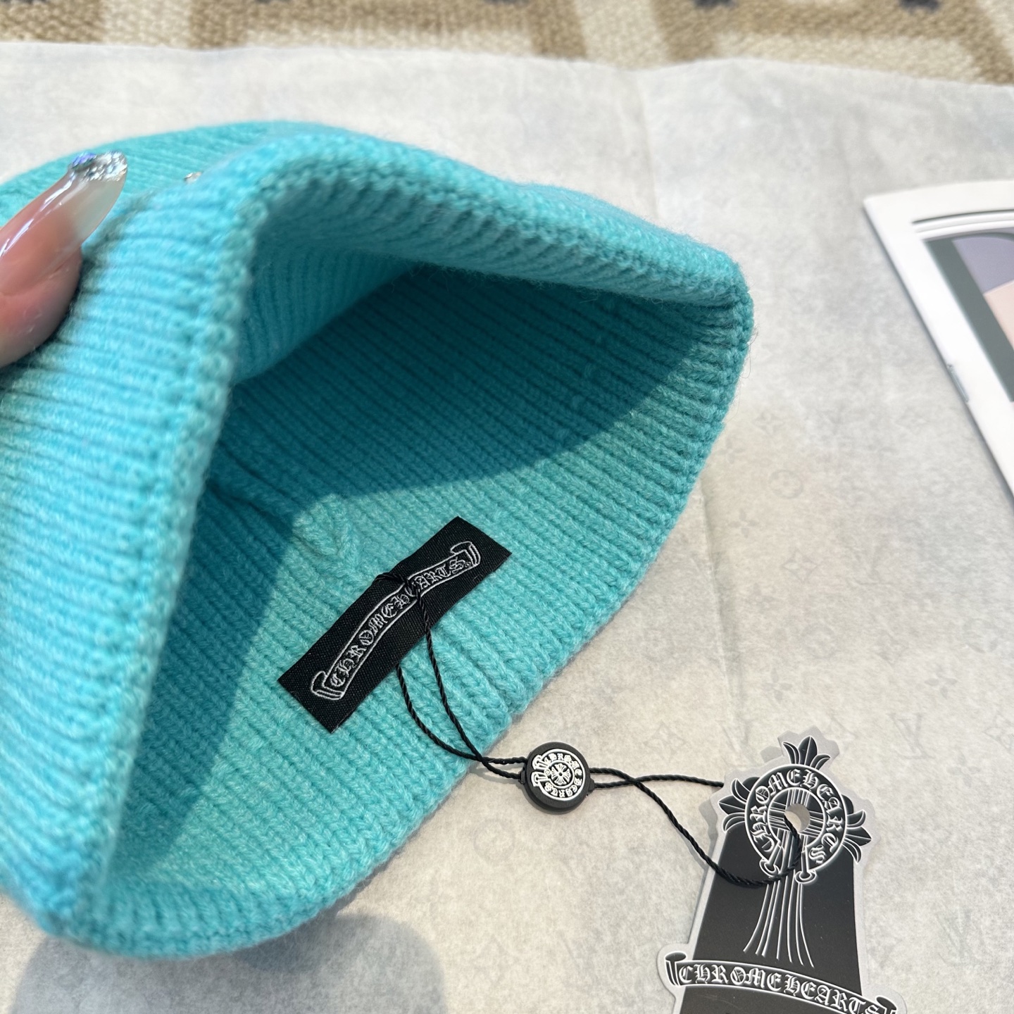 克罗心 秋冬款羊毛针织毛线帽这款必定是极简主义的最爱干净，利索，时尚百搭，绝对不挑脸型！属于时尚经典的万