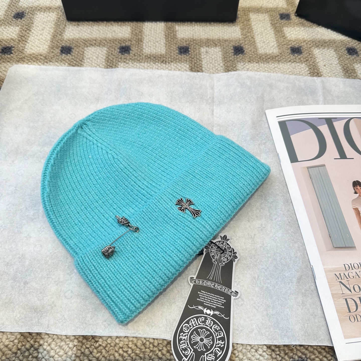 克罗心 秋冬款羊毛针织毛线帽这款必定是极简主义的最爱干净，利索，时尚百搭，绝对不挑脸型！属于时尚经典的万