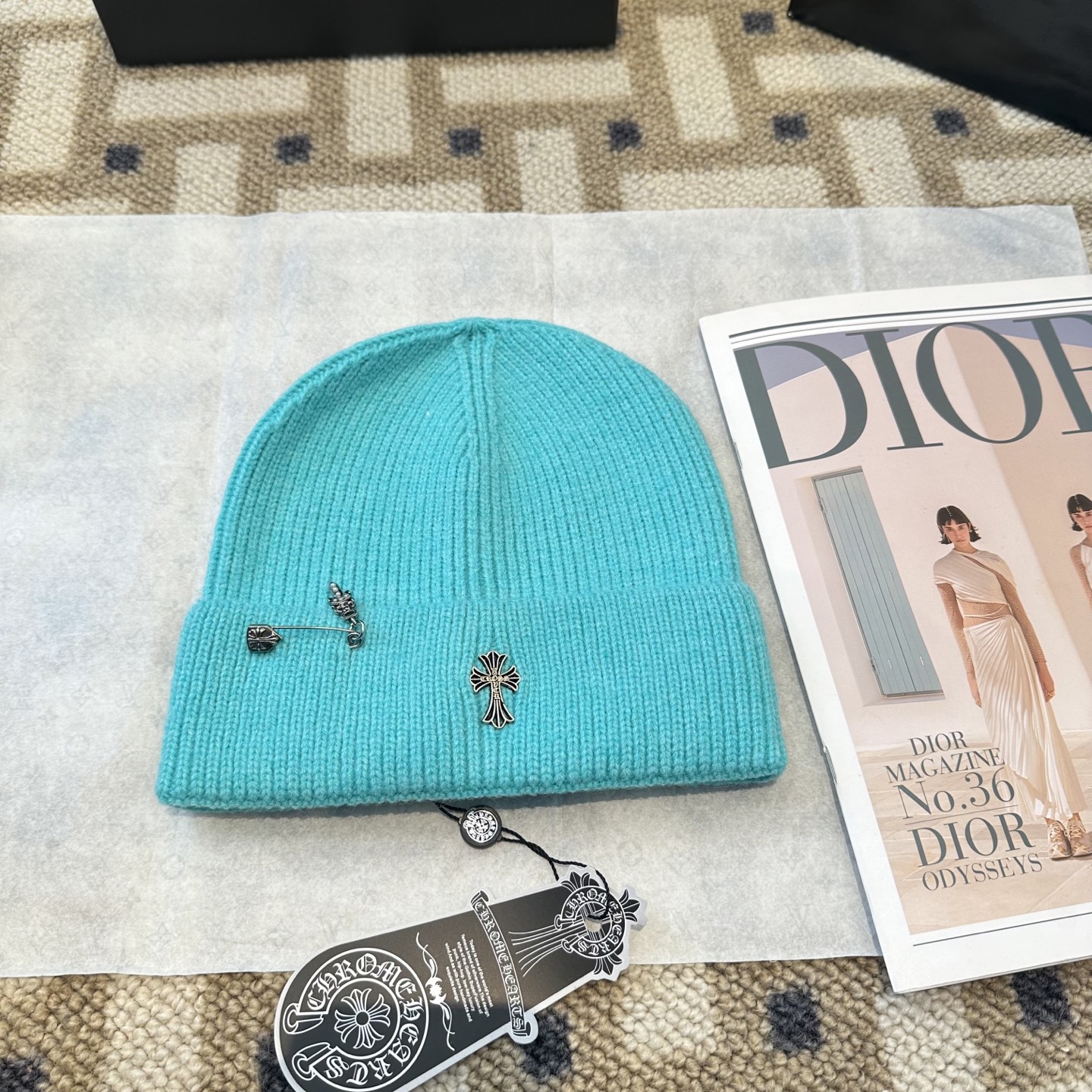 克罗心 秋冬款羊毛针织毛线帽这款必定是极简主义的最爱干净，利索，时尚百搭，绝对不挑脸型！属于时尚经典的万