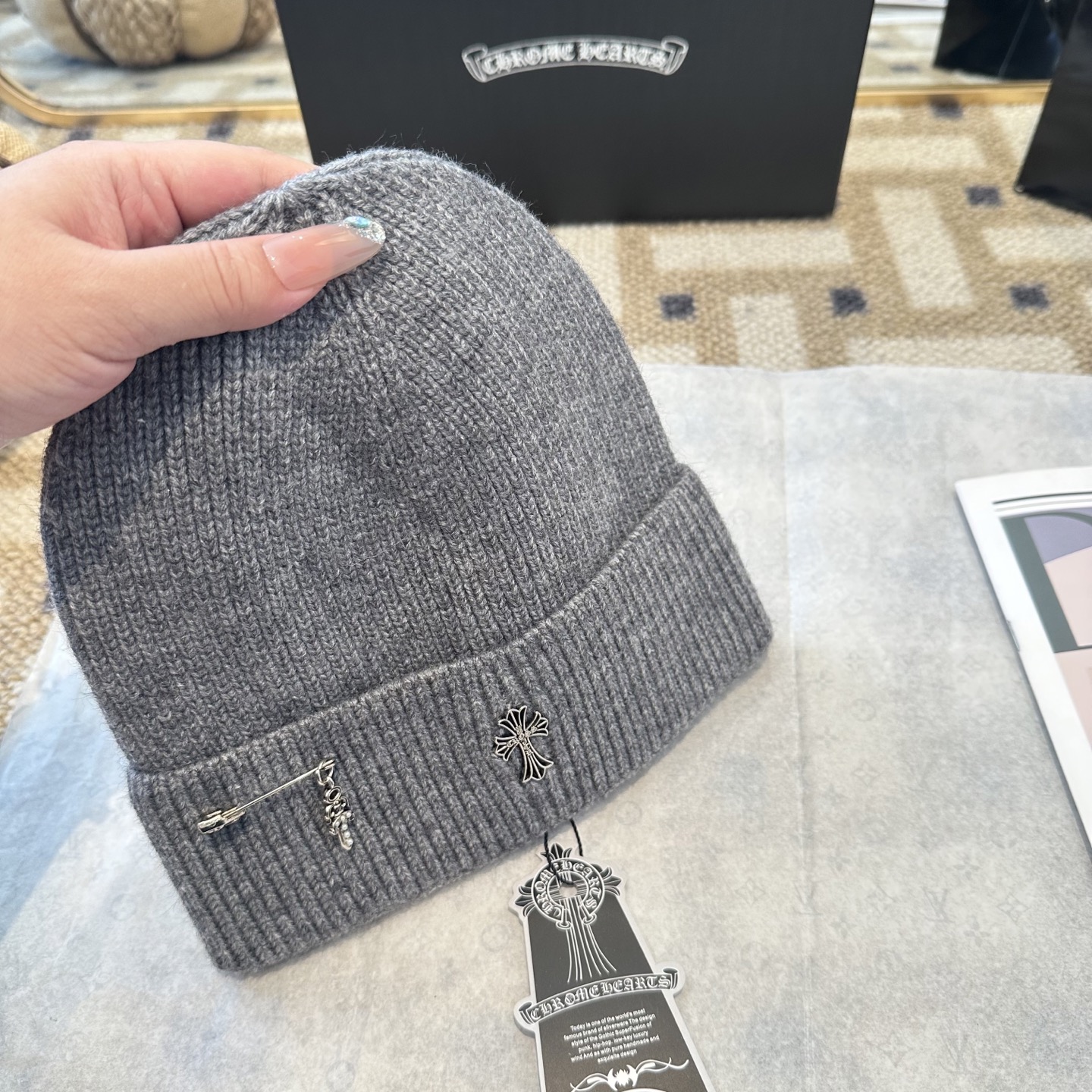 克罗心 秋冬款羊毛针织毛线帽这款必定是极简主义的最爱干净，利索，时尚百搭，绝对不挑脸型！属于时尚经典的万