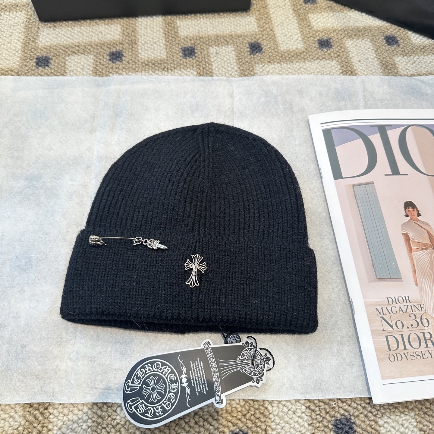 克罗心 秋冬款羊毛针织毛线帽这款必定是极简主义的最爱干净，利索，时尚百搭，绝对不挑脸型！属于时尚经典的万