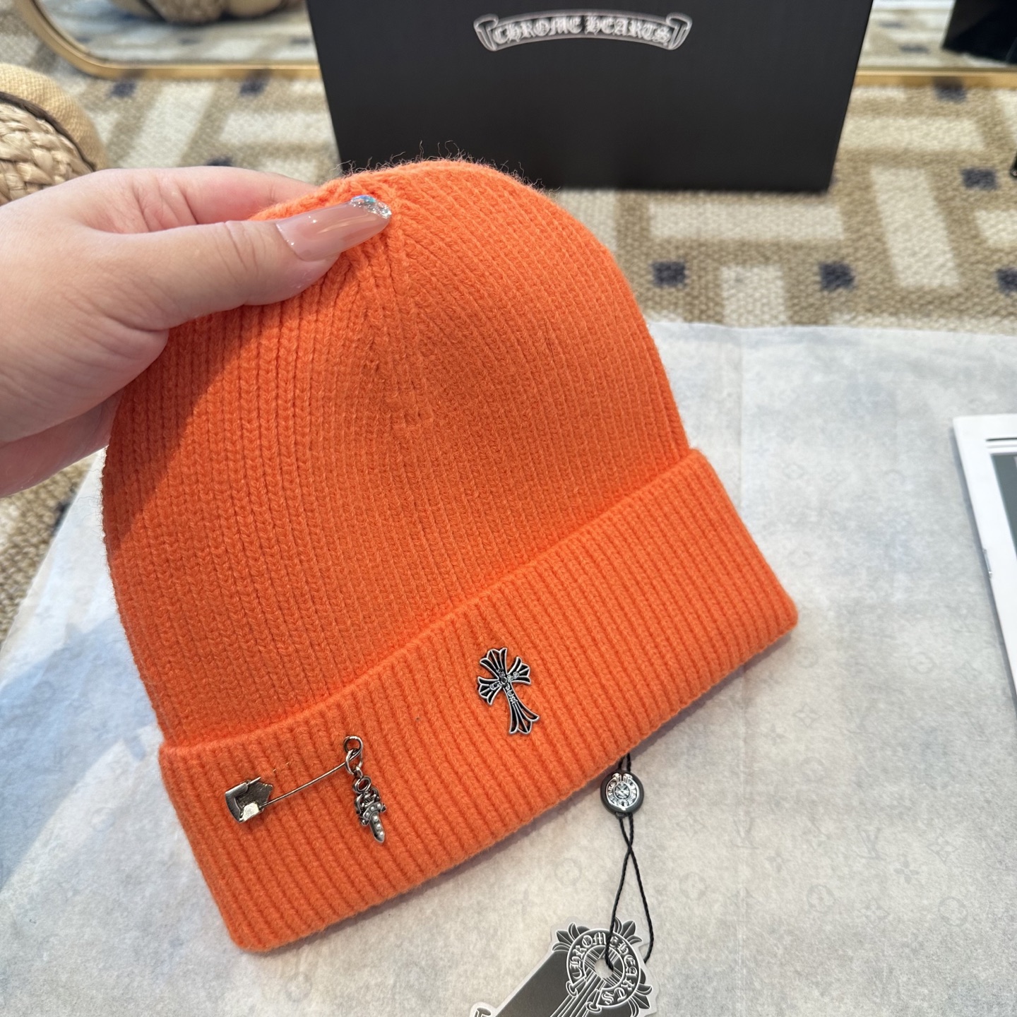 克罗心 秋冬款羊毛针织毛线帽这款必定是极简主义的最爱干净，利索，时尚百搭，绝对不挑脸型！属于时尚经典的万