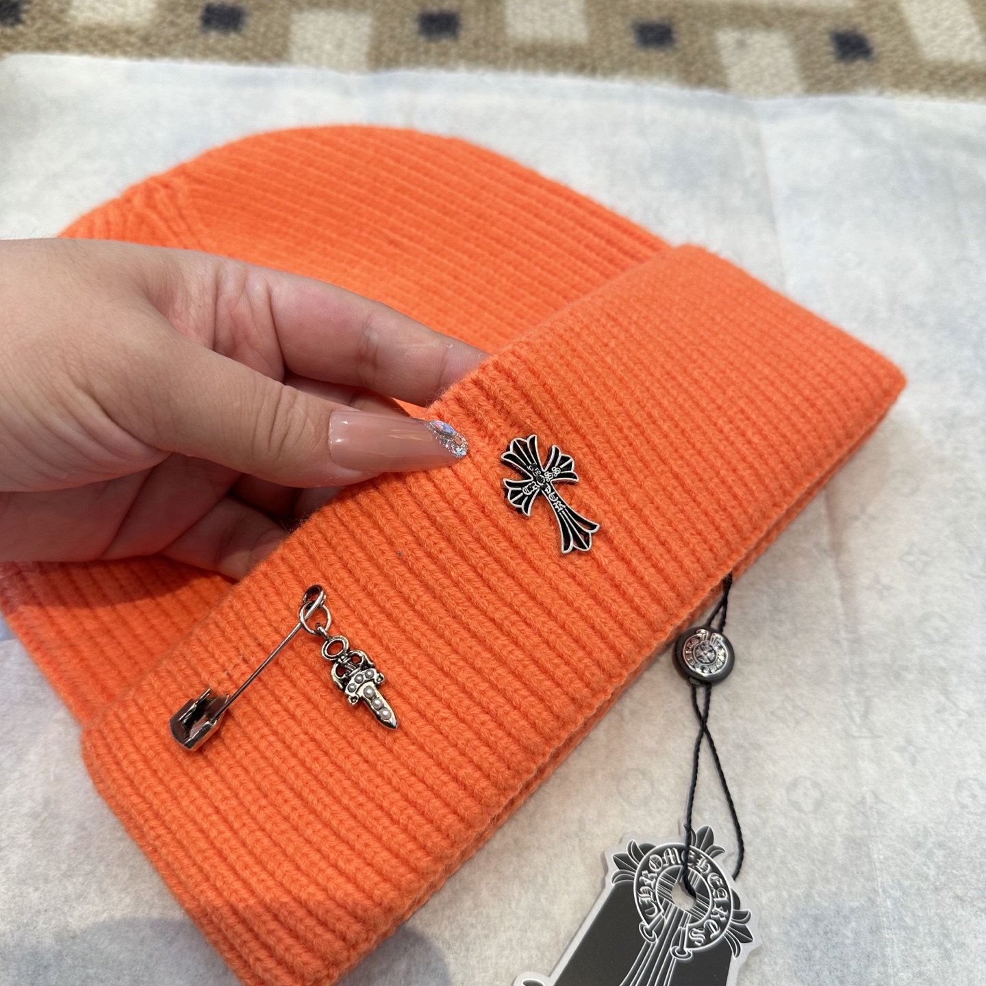 克罗心 秋冬款羊毛针织毛线帽这款必定是极简主义的最爱干净，利索，时尚百搭，绝对不挑脸型！属于时尚经典的万