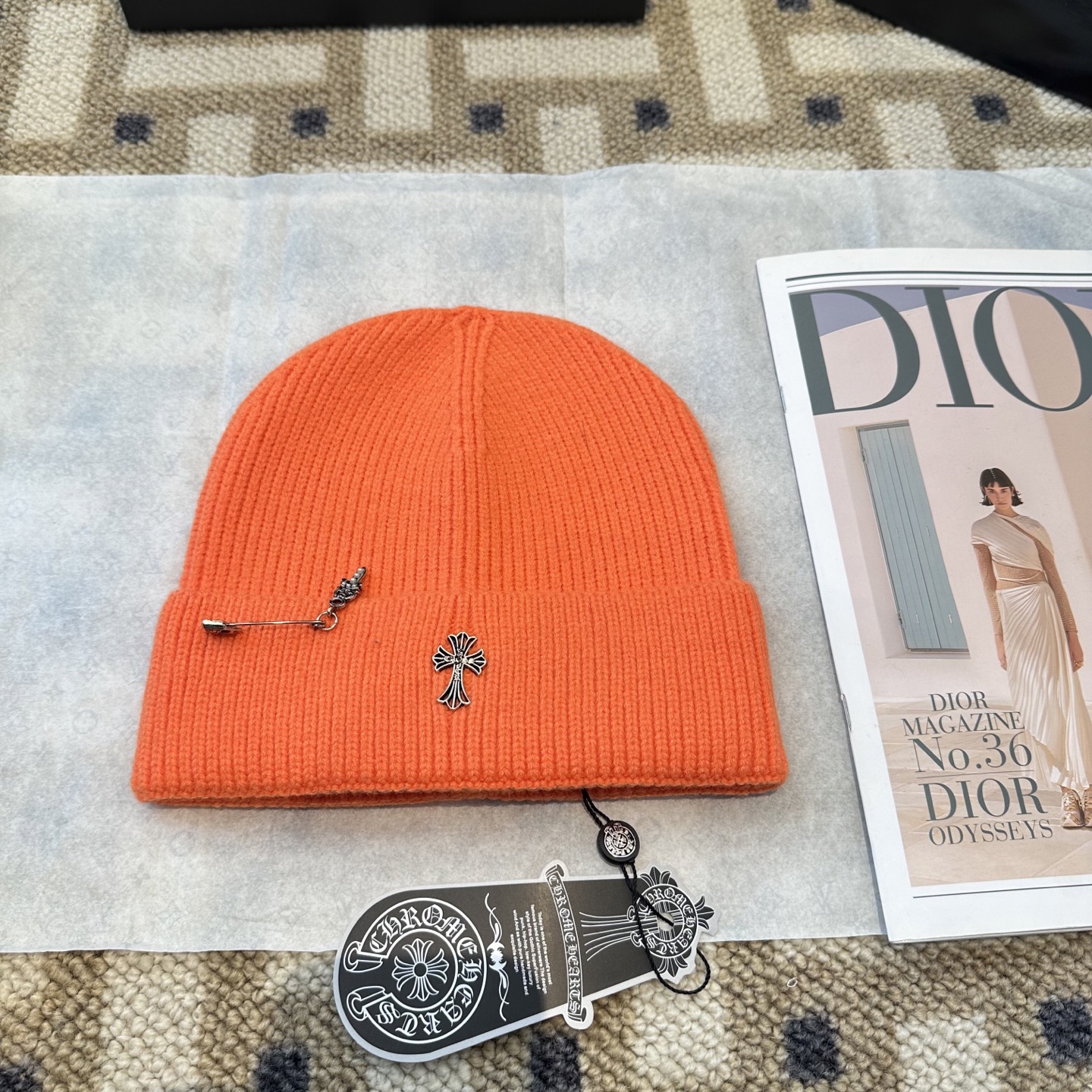 克罗心 秋冬款羊毛针织毛线帽这款必定是极简主义的最爱干净，利索，时尚百搭，绝对不挑脸型！属于时尚经典的万