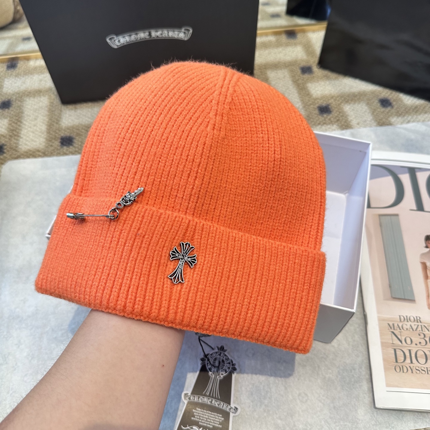 克罗心 秋冬款羊毛针织毛线帽这款必定是极简主义的最爱干净，利索，时尚百搭，绝对不挑脸型！属于时尚经典的万