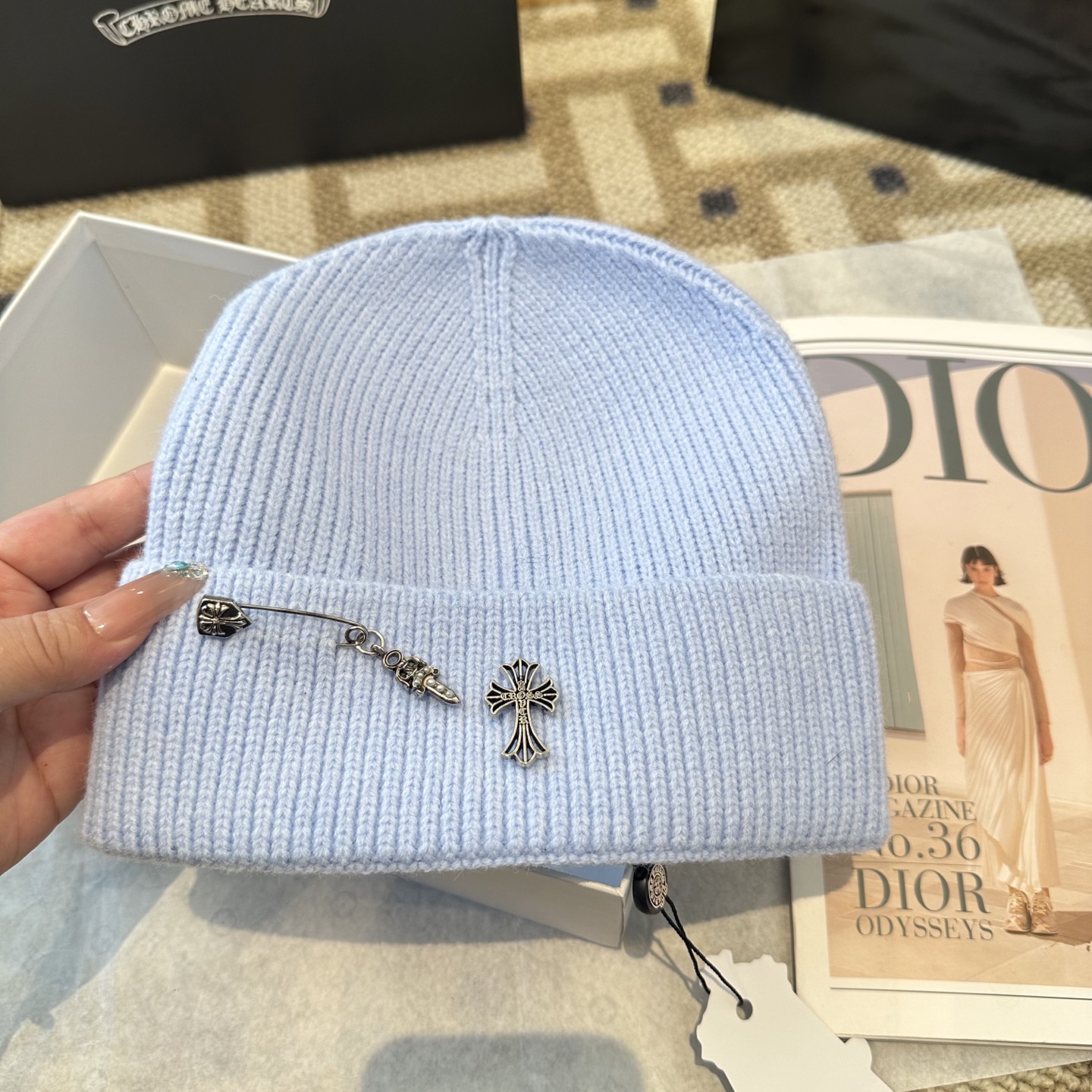 克罗心 秋冬款羊毛针织毛线帽这款必定是极简主义的最爱干净，利索，时尚百搭，绝对不挑脸型！属于时尚经典的万