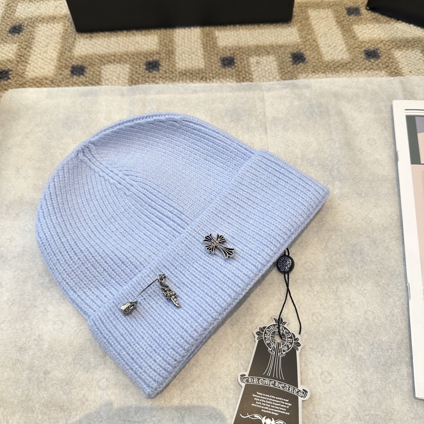 克罗心 秋冬款羊毛针织毛线帽这款必定是极简主义的最爱干净，利索，时尚百搭，绝对不挑脸型！属于时尚经典的万