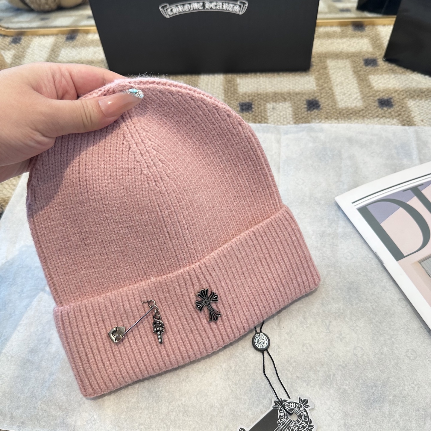 克罗心 秋冬款羊毛针织毛线帽这款必定是极简主义的最爱干净，利索，时尚百搭，绝对不挑脸型！属于时尚经典的万