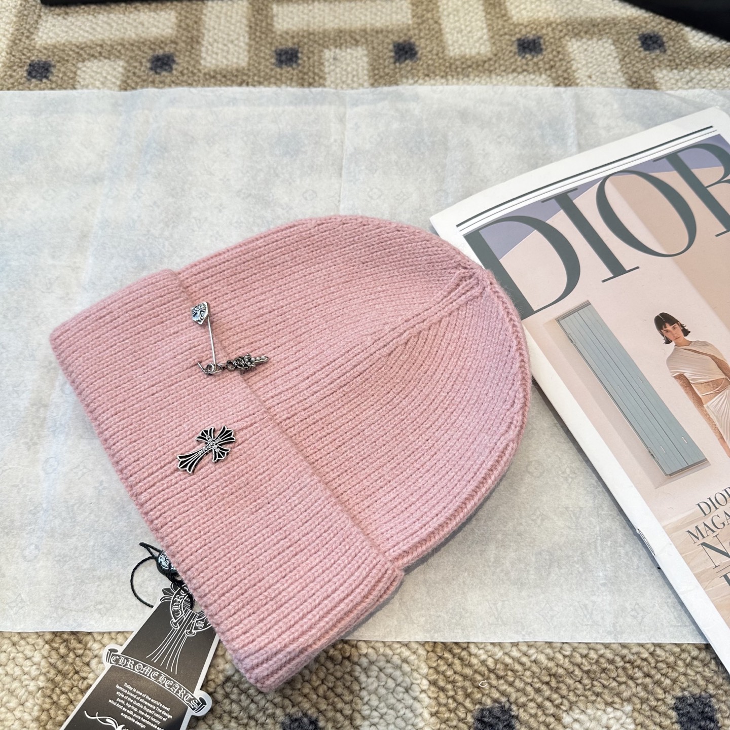 克罗心 秋冬款羊毛针织毛线帽这款必定是极简主义的最爱干净，利索，时尚百搭，绝对不挑脸型！属于时尚经典的万