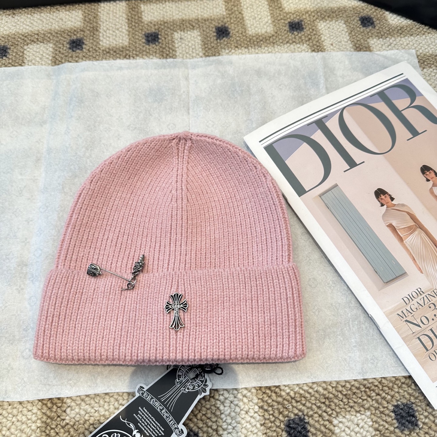 克罗心 秋冬款羊毛针织毛线帽这款必定是极简主义的最爱干净，利索，时尚百搭，绝对不挑脸型！属于时尚经典的万