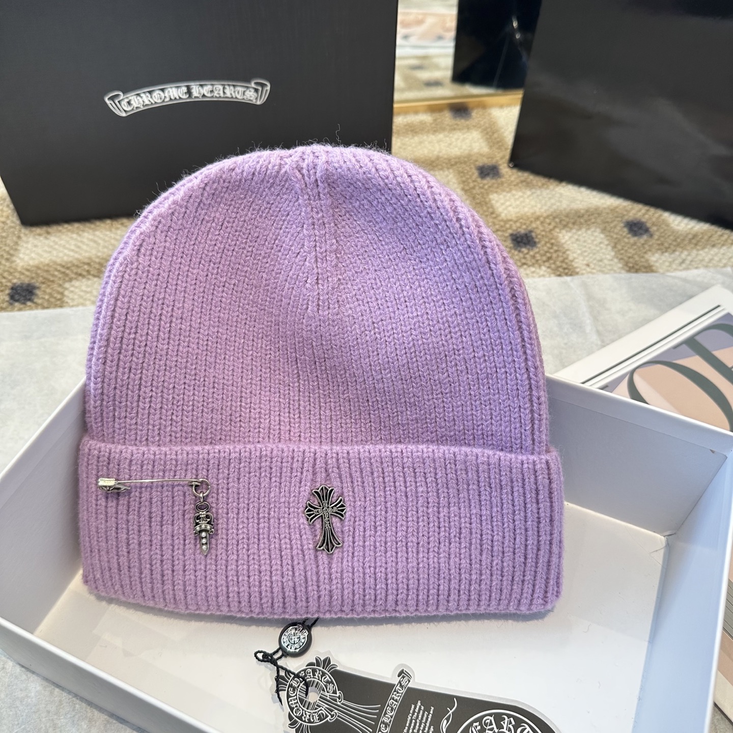 克罗心 秋冬款羊毛针织毛线帽这款必定是极简主义的最爱干净，利索，时尚百搭，绝对不挑脸型！属于时尚经典的万