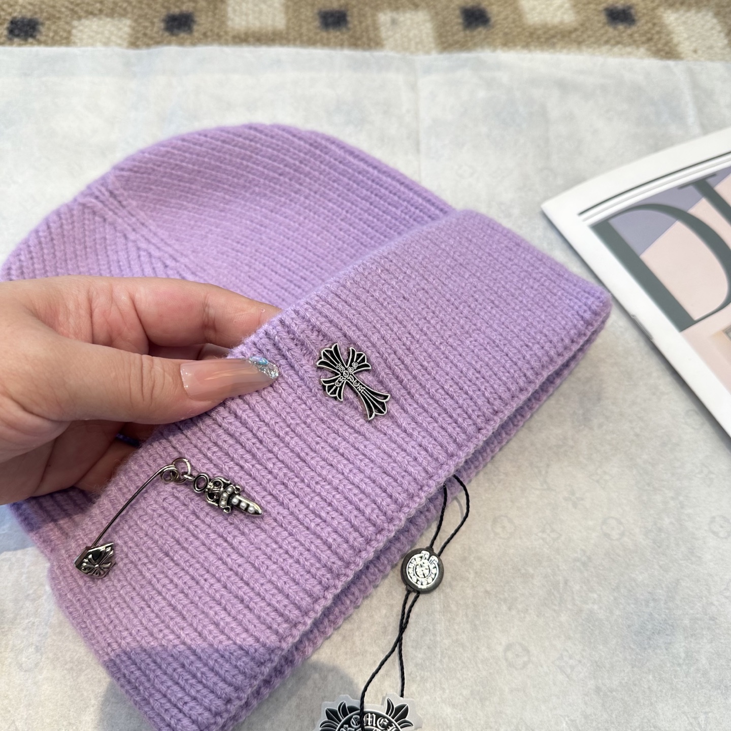 克罗心 秋冬款羊毛针织毛线帽这款必定是极简主义的最爱干净，利索，时尚百搭，绝对不挑脸型！属于时尚经典的万