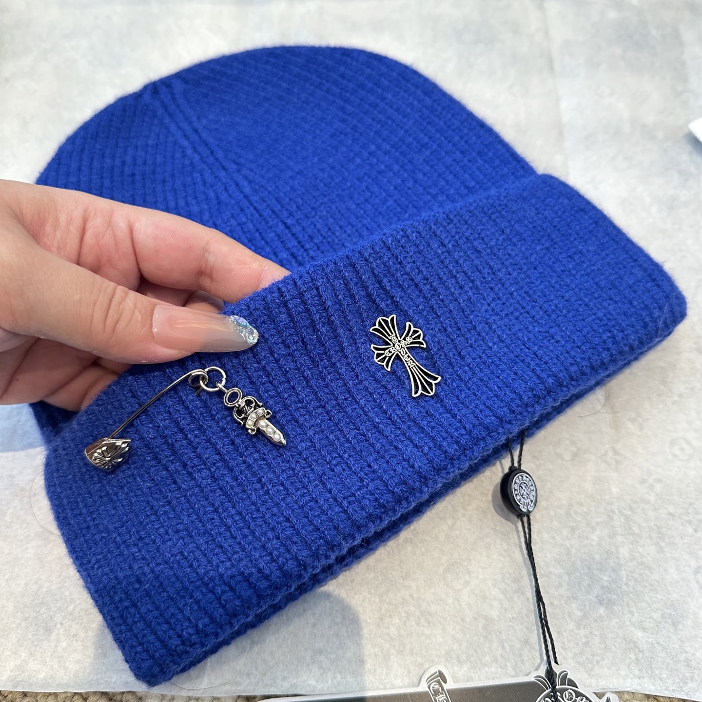 克罗心 秋冬款羊毛针织毛线帽这款必定是极简主义的最爱干净，利索，时尚百搭，绝对不挑脸型！属于时尚经典的万