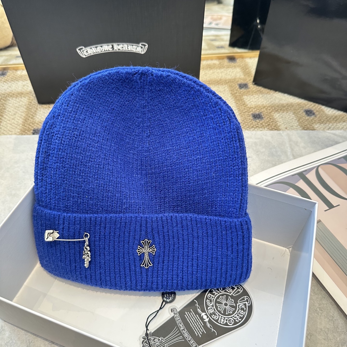 克罗心 秋冬款羊毛针织毛线帽这款必定是极简主义的最爱干净，利索，时尚百搭，绝对不挑脸型！属于时尚经典的万