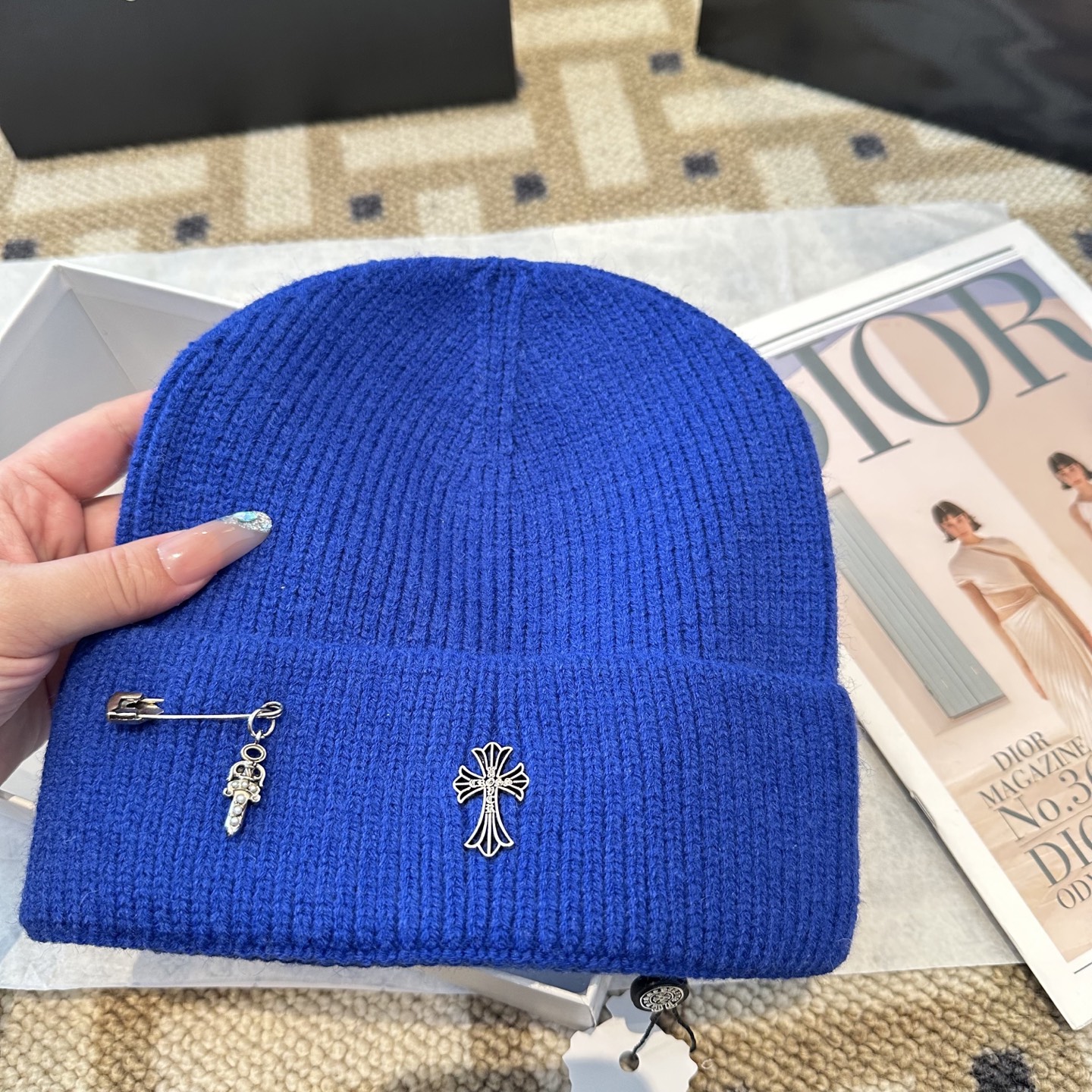 克罗心 秋冬款羊毛针织毛线帽这款必定是极简主义的最爱干净，利索，时尚百搭，绝对不挑脸型！属于时尚经典的万