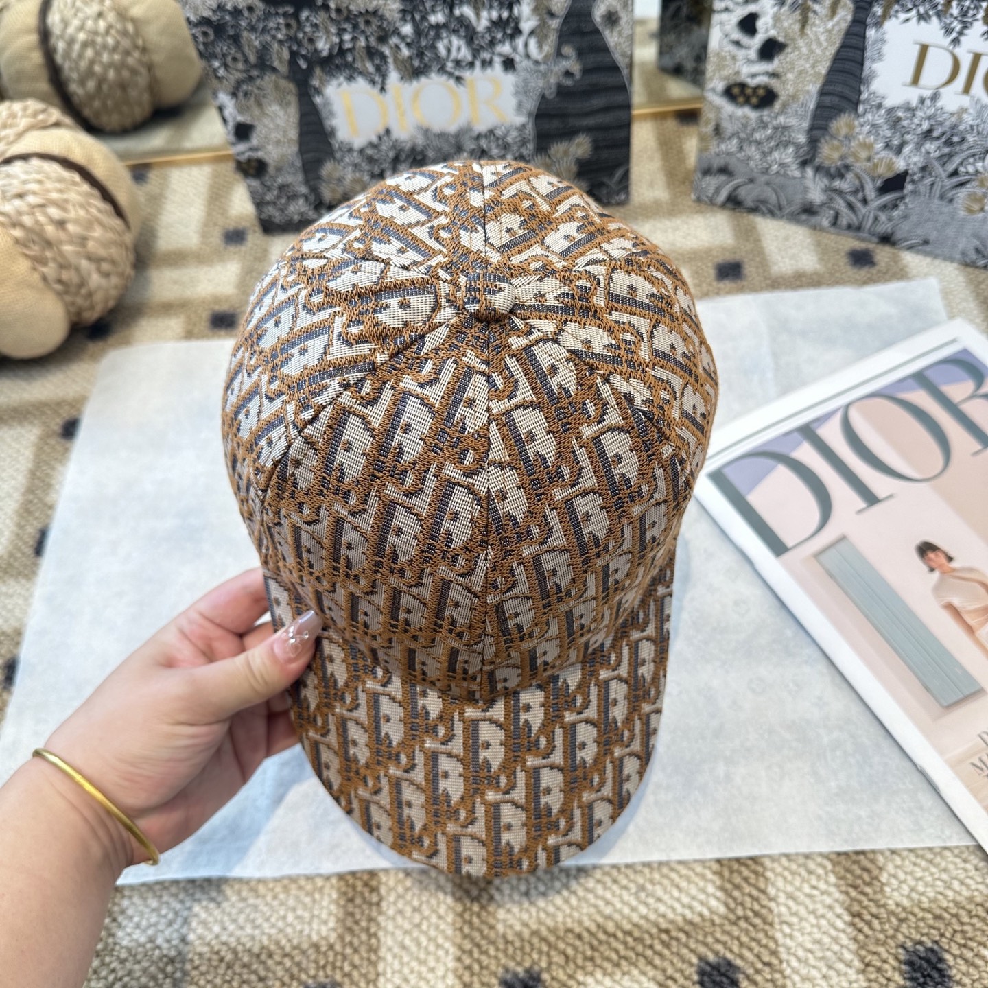 DIOR迪奥 官网同步新款发布 老花D家棒球帽🧢，超级火爆