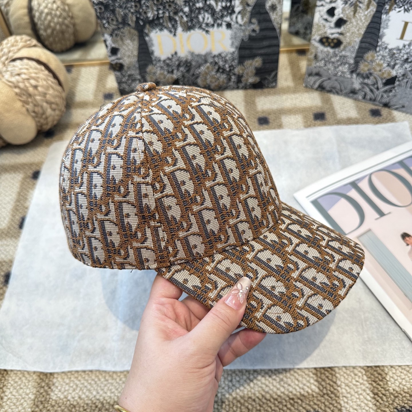 DIOR迪奥 官网同步新款发布 老花D家棒球帽🧢，超级火爆