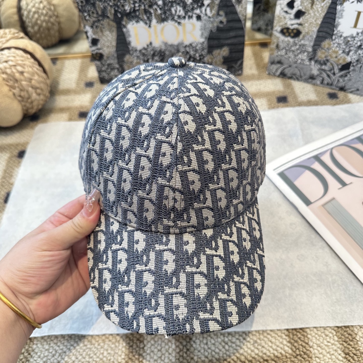 DIOR迪奥 官网同步新款发布 老花D家棒球帽🧢，超级火爆