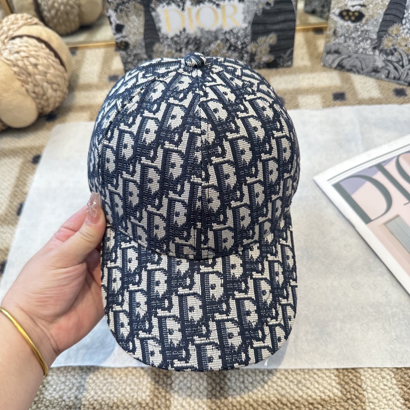 DIOR迪奥 官网同步新款发布 老花D家棒球帽🧢，超级火爆