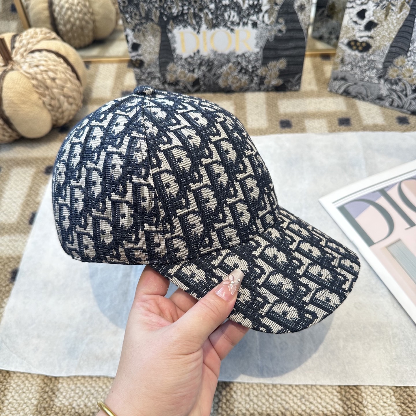 DIOR迪奥 官网同步新款发布 老花D家棒球帽🧢，超级火爆
