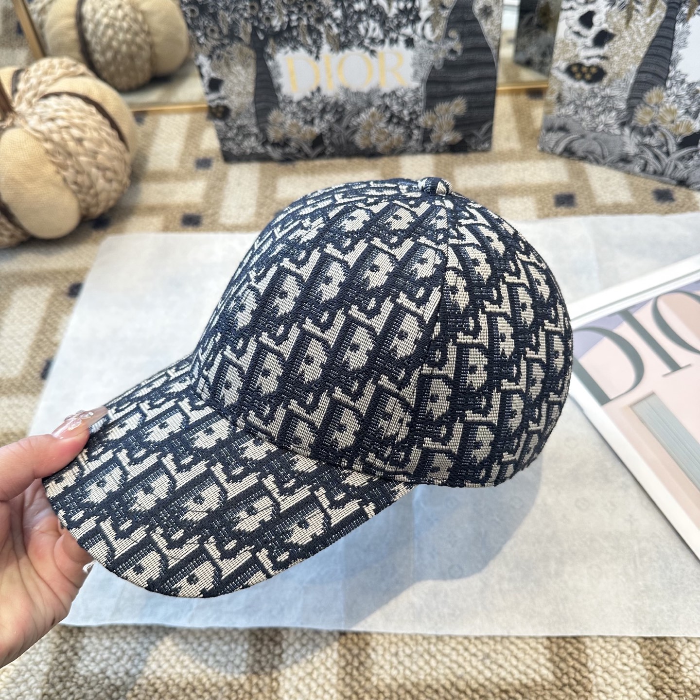 DIOR迪奥 官网同步新款发布 老花D家棒球帽🧢，超级火爆