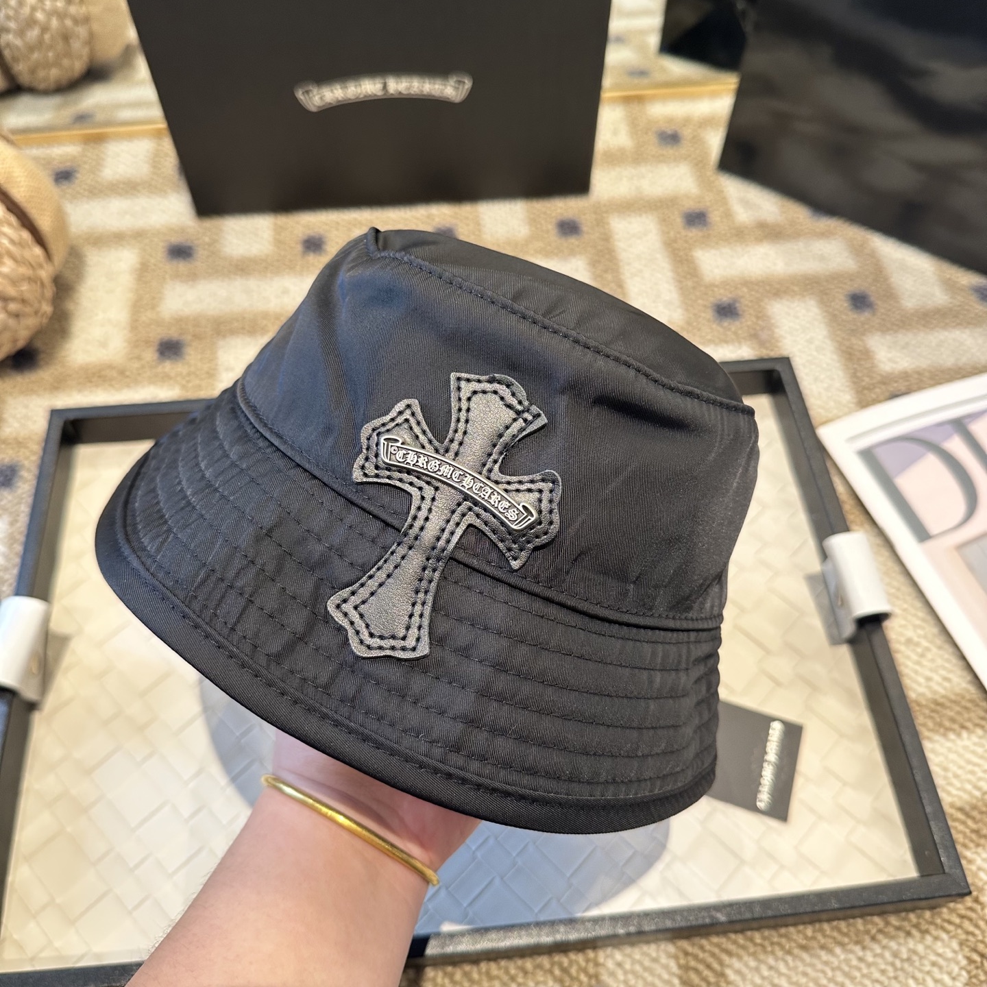 Chrome Hearts CH 克罗心Crank Bait藏青色 拼皮十字架 渔夫帽，男女同款。定织定
