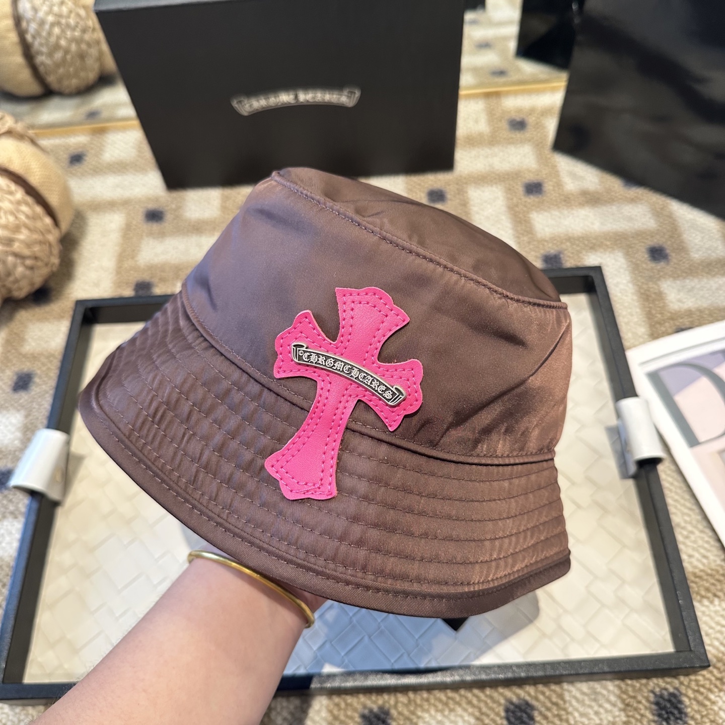 Chrome Hearts CH 克罗心Crank Bait藏青色 拼皮十字架 渔夫帽，男女同款。定织定