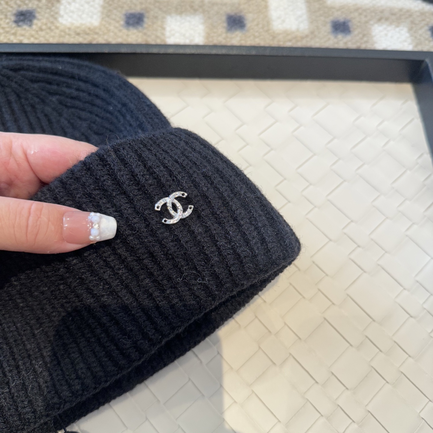 P62Chanel官网品质香奈儿秋冬网红时尚博主推荐款毛线帽，小红书爆款，手感超柔软舒适的针织线帽，弹性极佳！