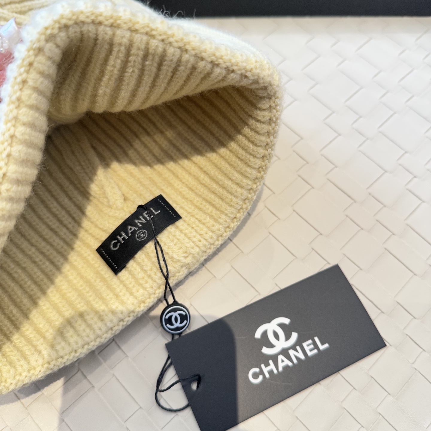 P62Chanel官网品质香奈儿秋冬网红时尚博主推荐款毛线帽，小红书爆款，手感超柔软舒适的针织线帽，弹性极佳！