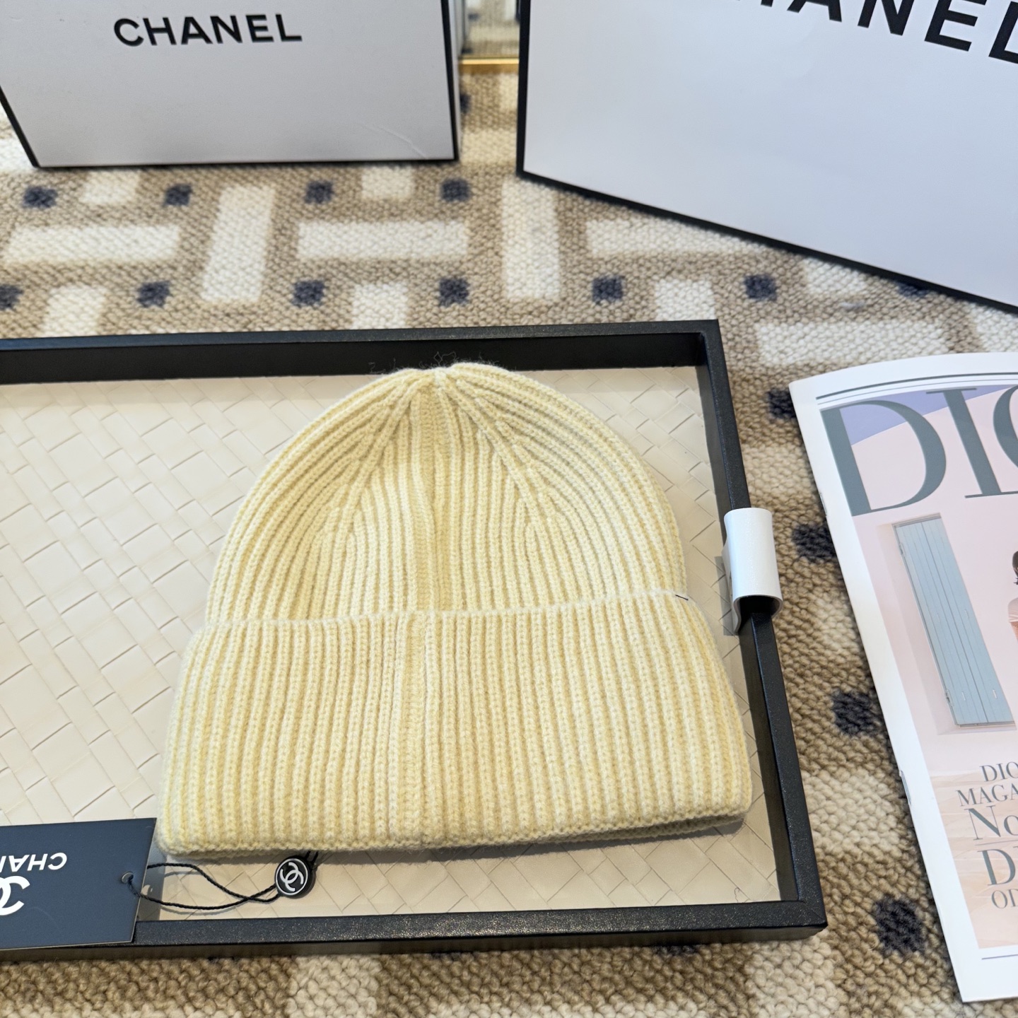 P62Chanel官网品质香奈儿秋冬网红时尚博主推荐款毛线帽，小红书爆款，手感超柔软舒适的针织线帽，弹性极佳！