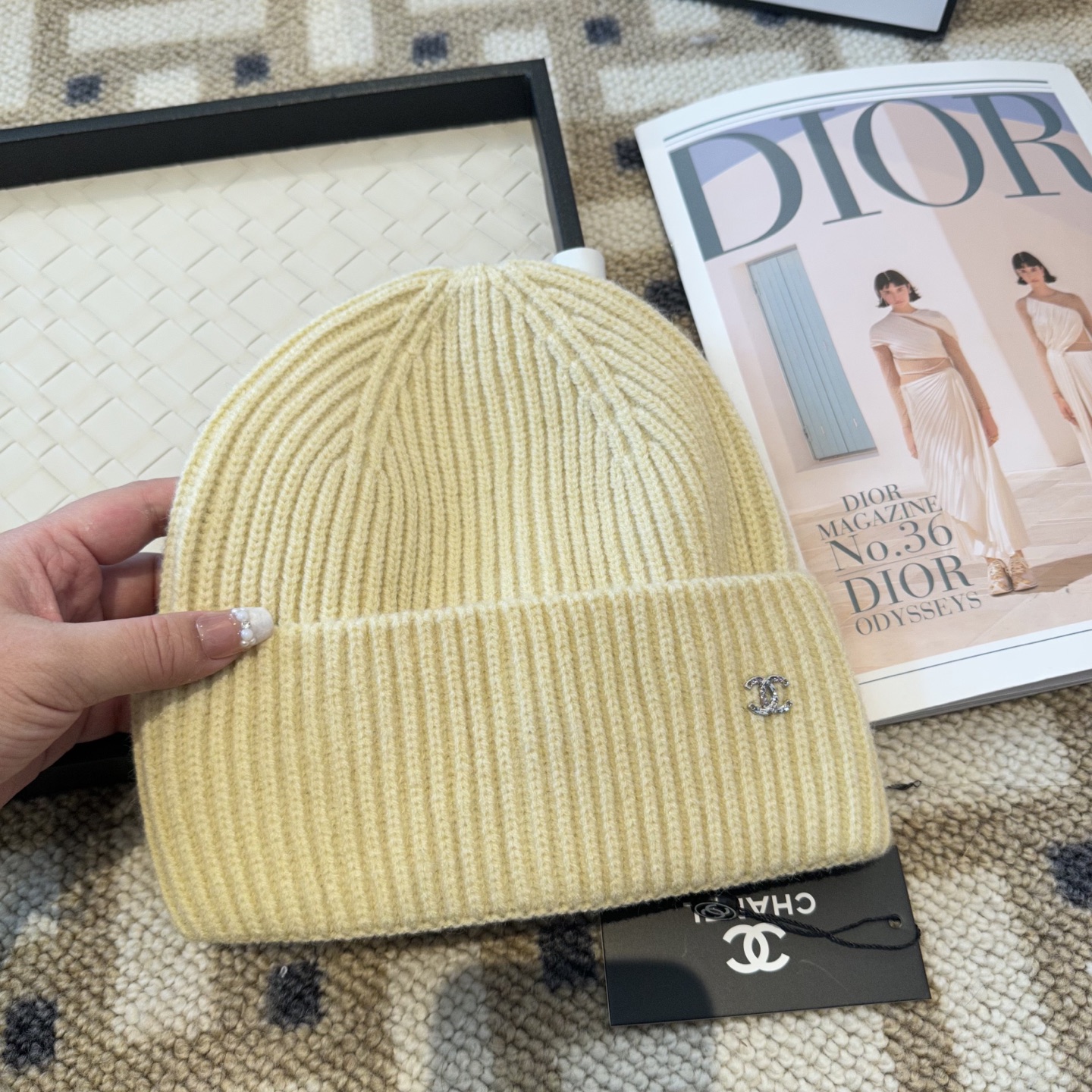 P62Chanel官网品质香奈儿秋冬网红时尚博主推荐款毛线帽，小红书爆款，手感超柔软舒适的针织线帽，弹性极佳！