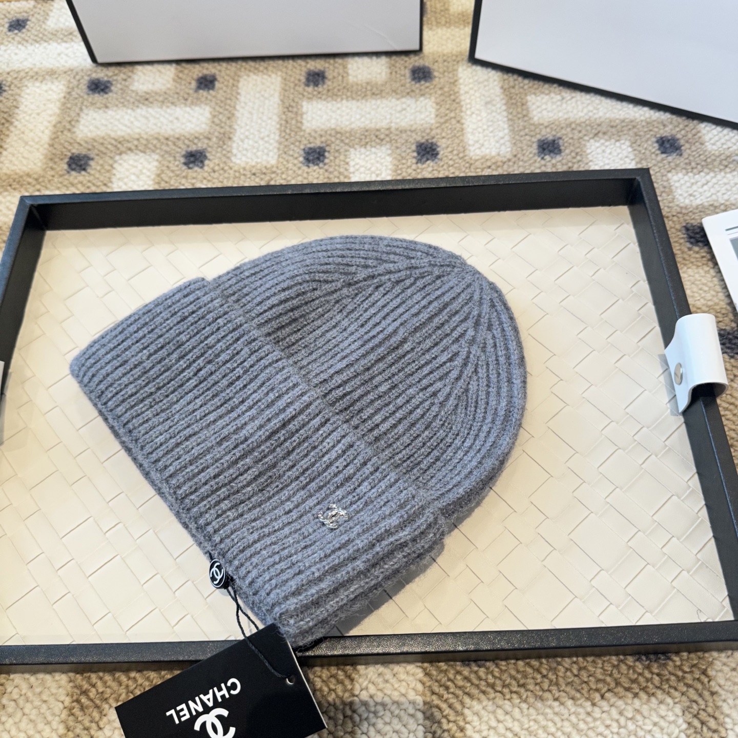 P62Chanel官网品质香奈儿秋冬网红时尚博主推荐款毛线帽，小红书爆款，手感超柔软舒适的针织线帽，弹性极佳！