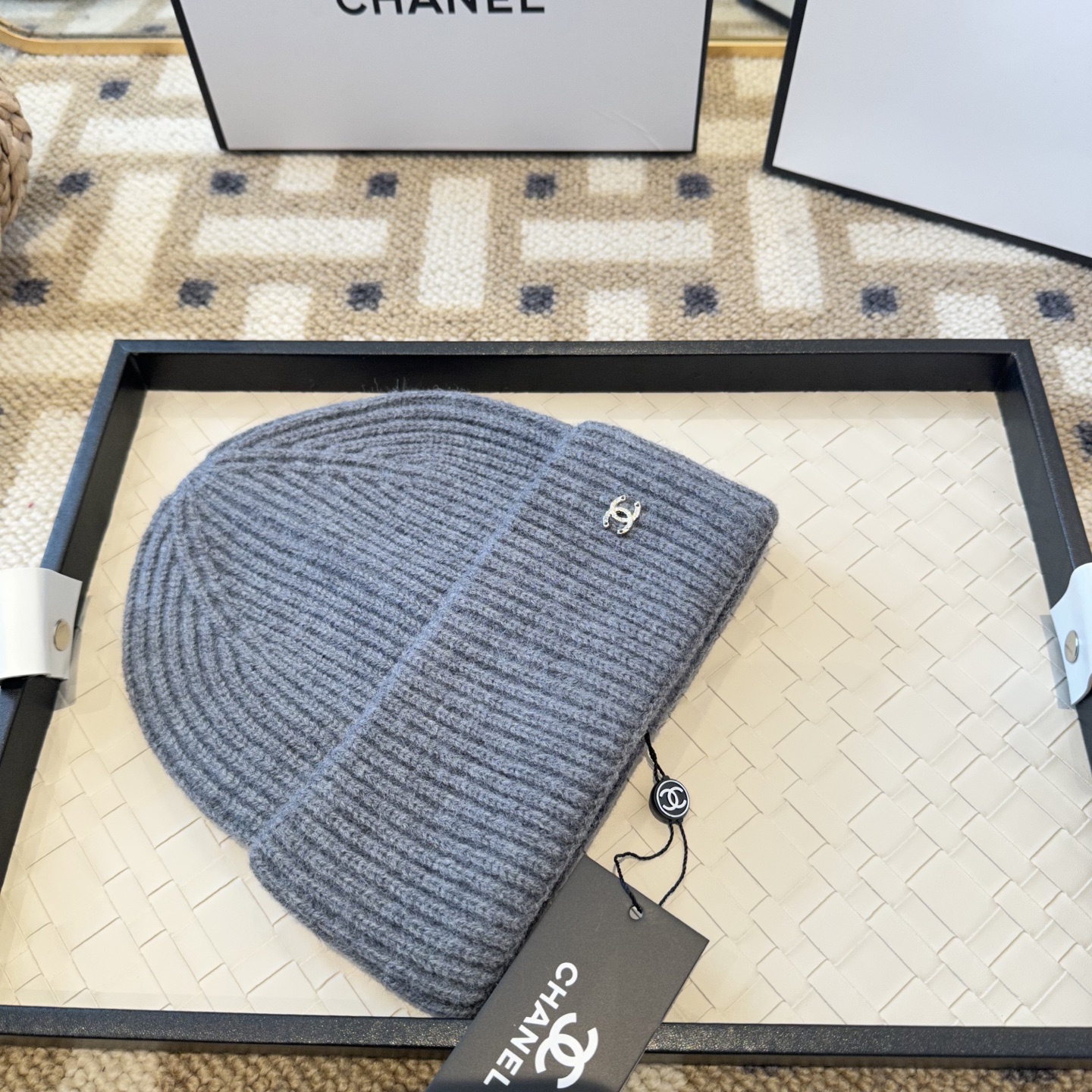 P62Chanel官网品质香奈儿秋冬网红时尚博主推荐款毛线帽，小红书爆款，手感超柔软舒适的针织线帽，弹性极佳！