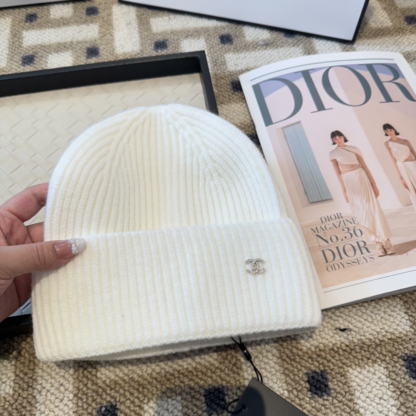 P62Chanel官网品质香奈儿秋冬网红时尚博主推荐款毛线帽，小红书爆款，手感超柔软舒适的针织线帽，弹性极佳！