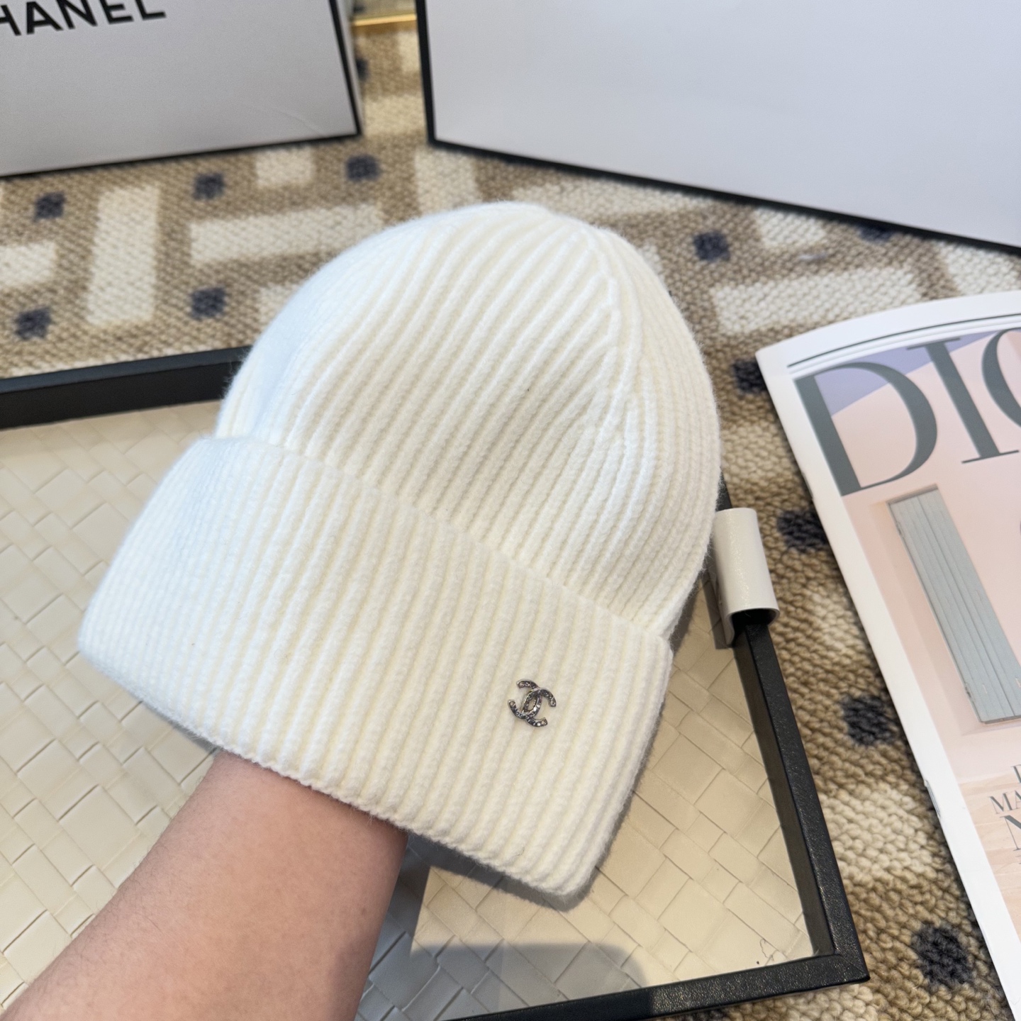 P62Chanel官网品质香奈儿秋冬网红时尚博主推荐款毛线帽，小红书爆款，手感超柔软舒适的针织线帽，弹性极佳！