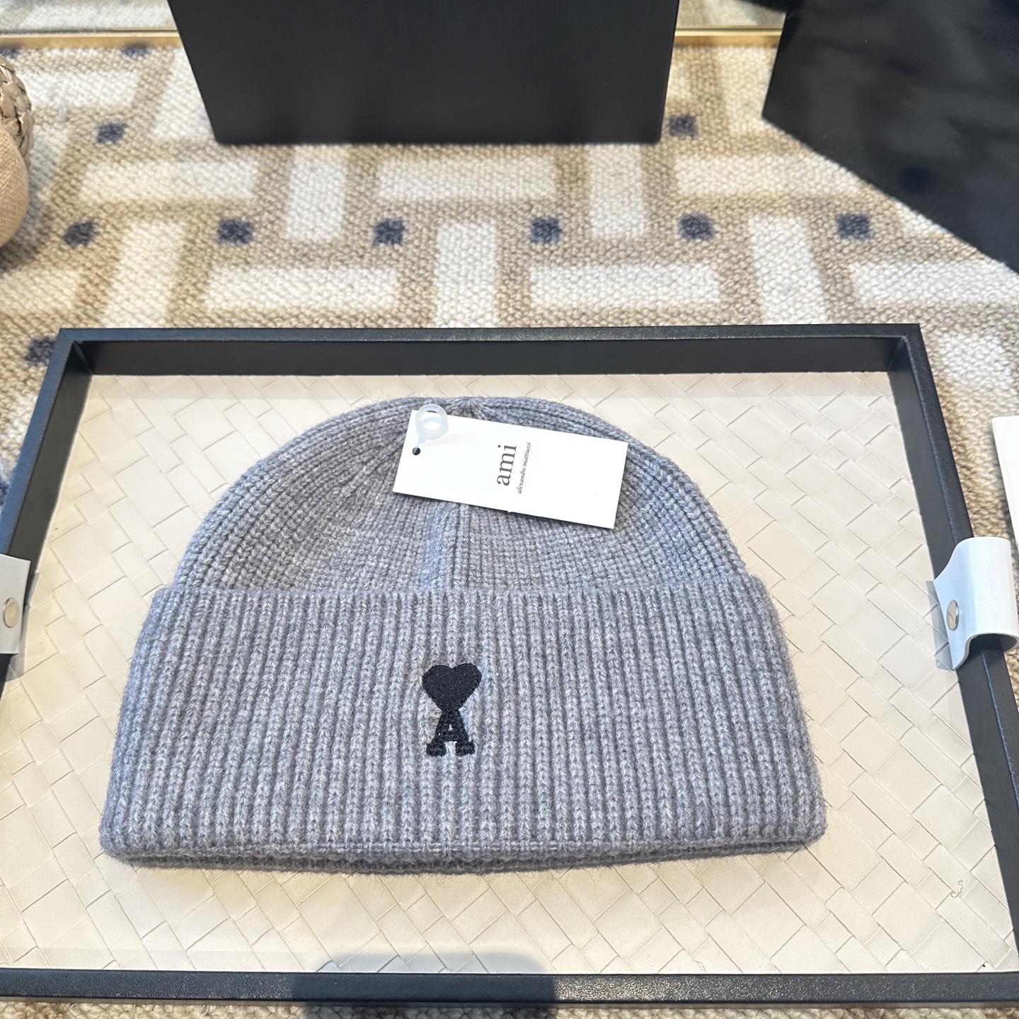 配防尘袋【ami法国潮牌】专柜新款简约时尚毛线针织，很潮！休闲运动款，经典制作，超级好搭衣服！