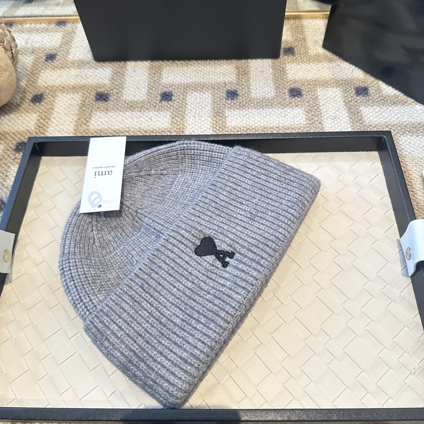 配防尘袋【ami法国潮牌】专柜新款简约时尚毛线针织，很潮！休闲运动款，经典制作，超级好搭衣服！