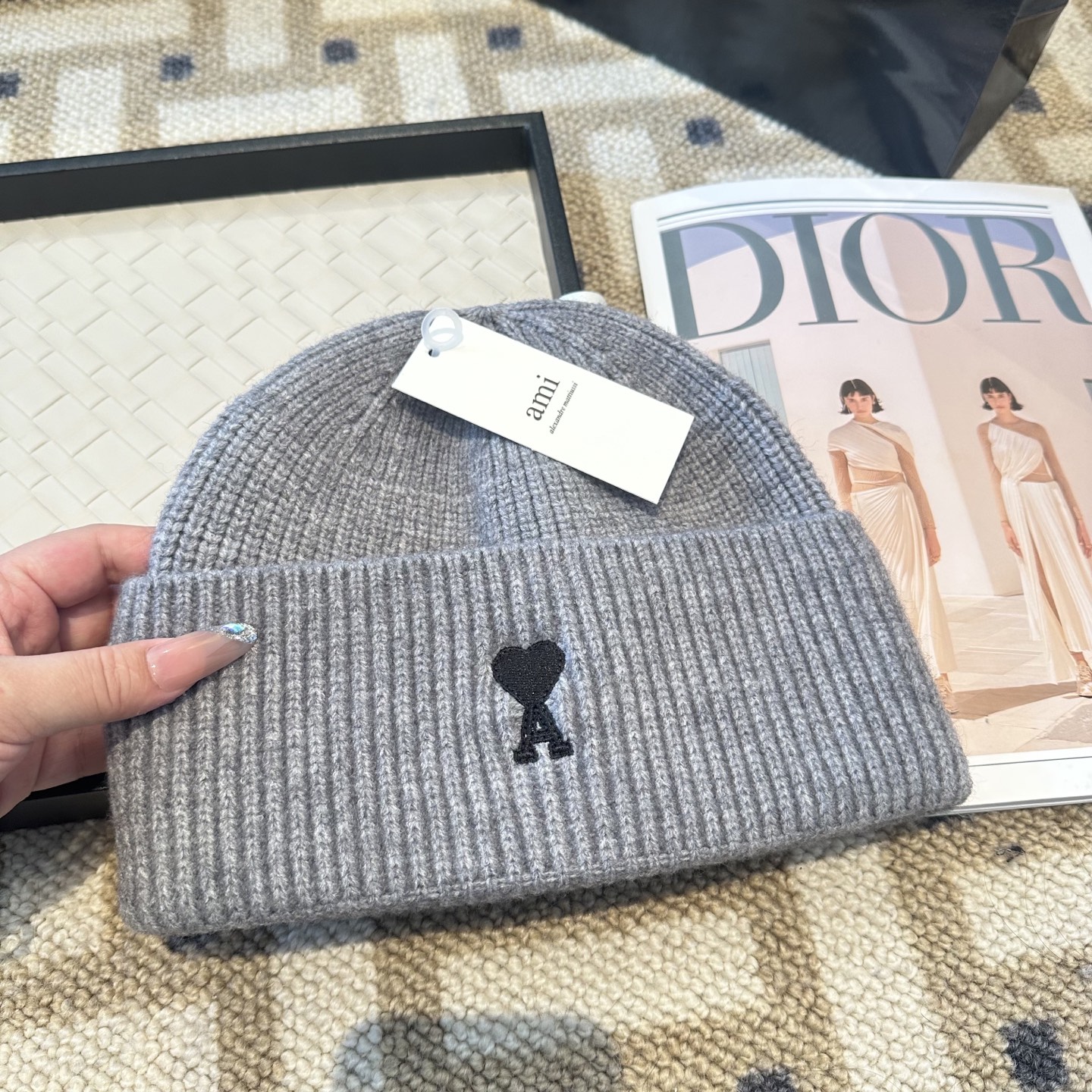 配防尘袋【ami法国潮牌】专柜新款简约时尚毛线针织，很潮！休闲运动款，经典制作，超级好搭衣服！