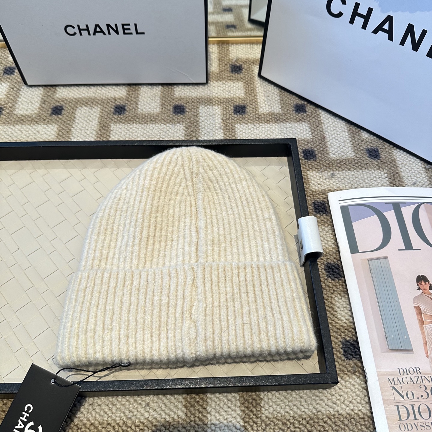 Chanel官网品质香奈儿秋冬网红时尚博主推荐款毛线帽，小红书爆款，手感超柔软舒适的针织线帽，弹性极佳！