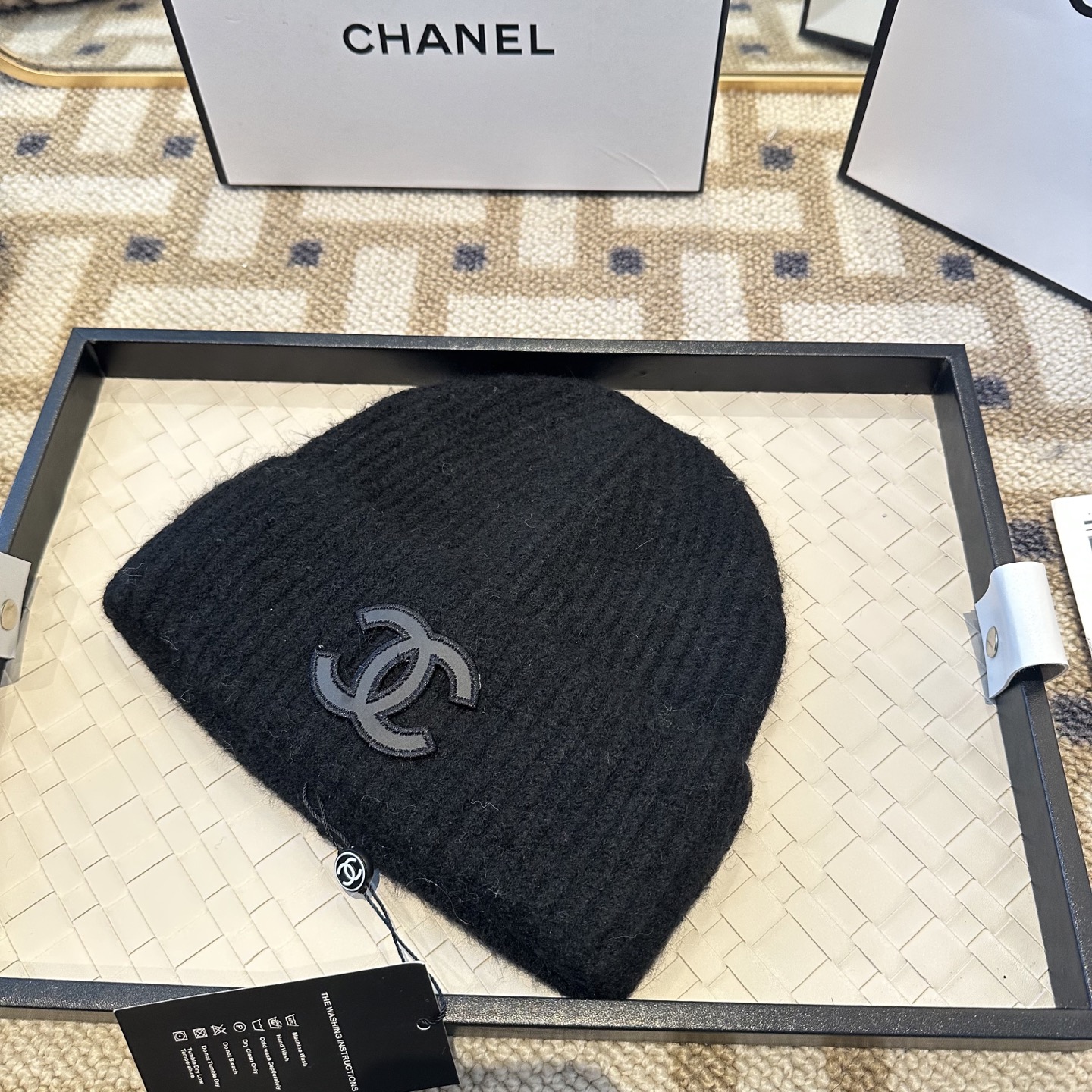 Chanel官网品质香奈儿秋冬网红时尚博主推荐款毛线帽，小红书爆款，手感超柔软舒适的针织线帽，弹性极佳！