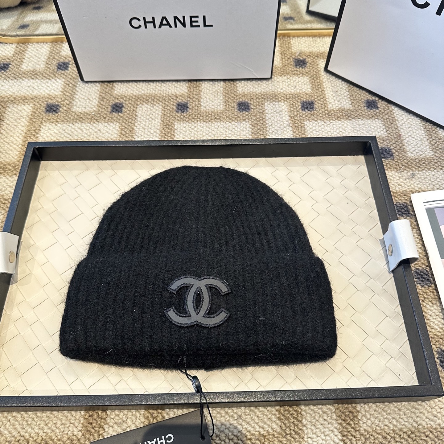 Chanel官网品质香奈儿秋冬网红时尚博主推荐款毛线帽，小红书爆款，手感超柔软舒适的针织线帽，弹性极佳！