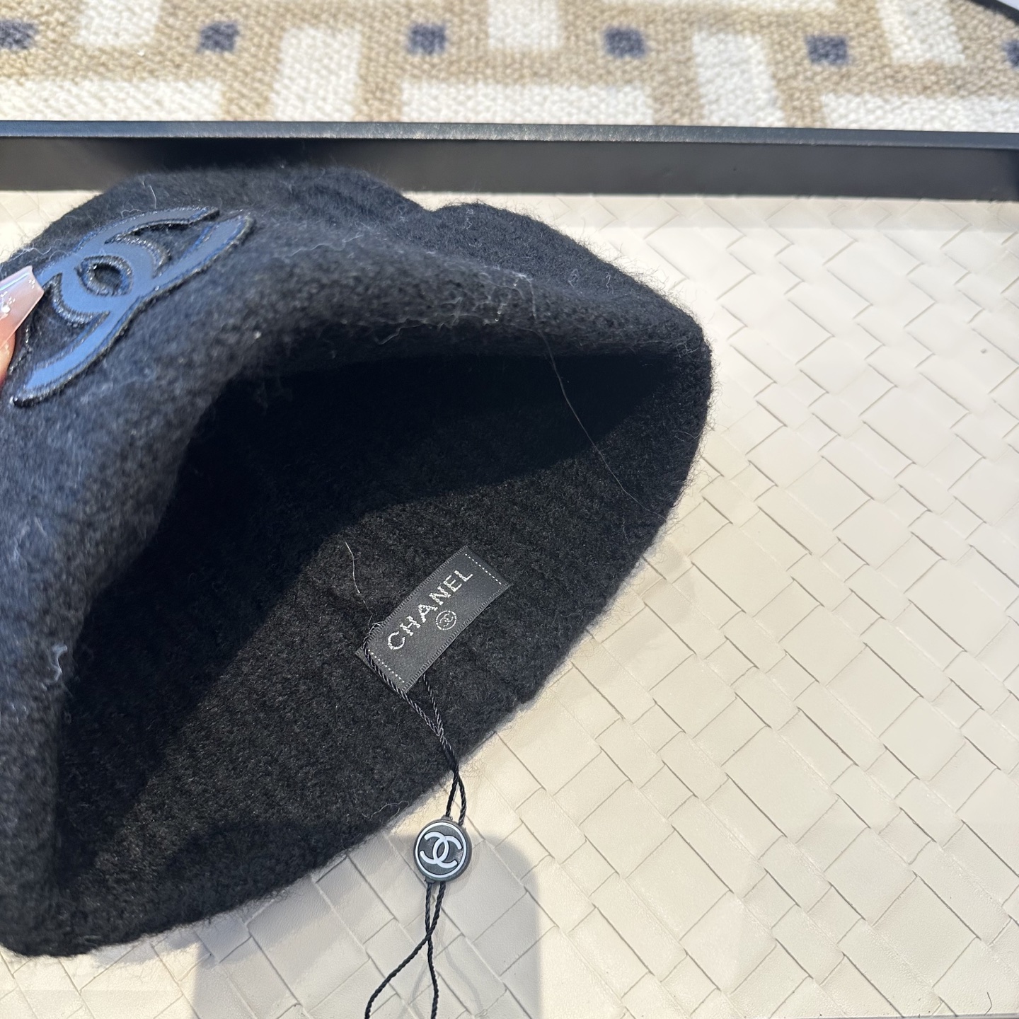 Chanel官网品质香奈儿秋冬网红时尚博主推荐款毛线帽，小红书爆款，手感超柔软舒适的针织线帽，弹性极佳！