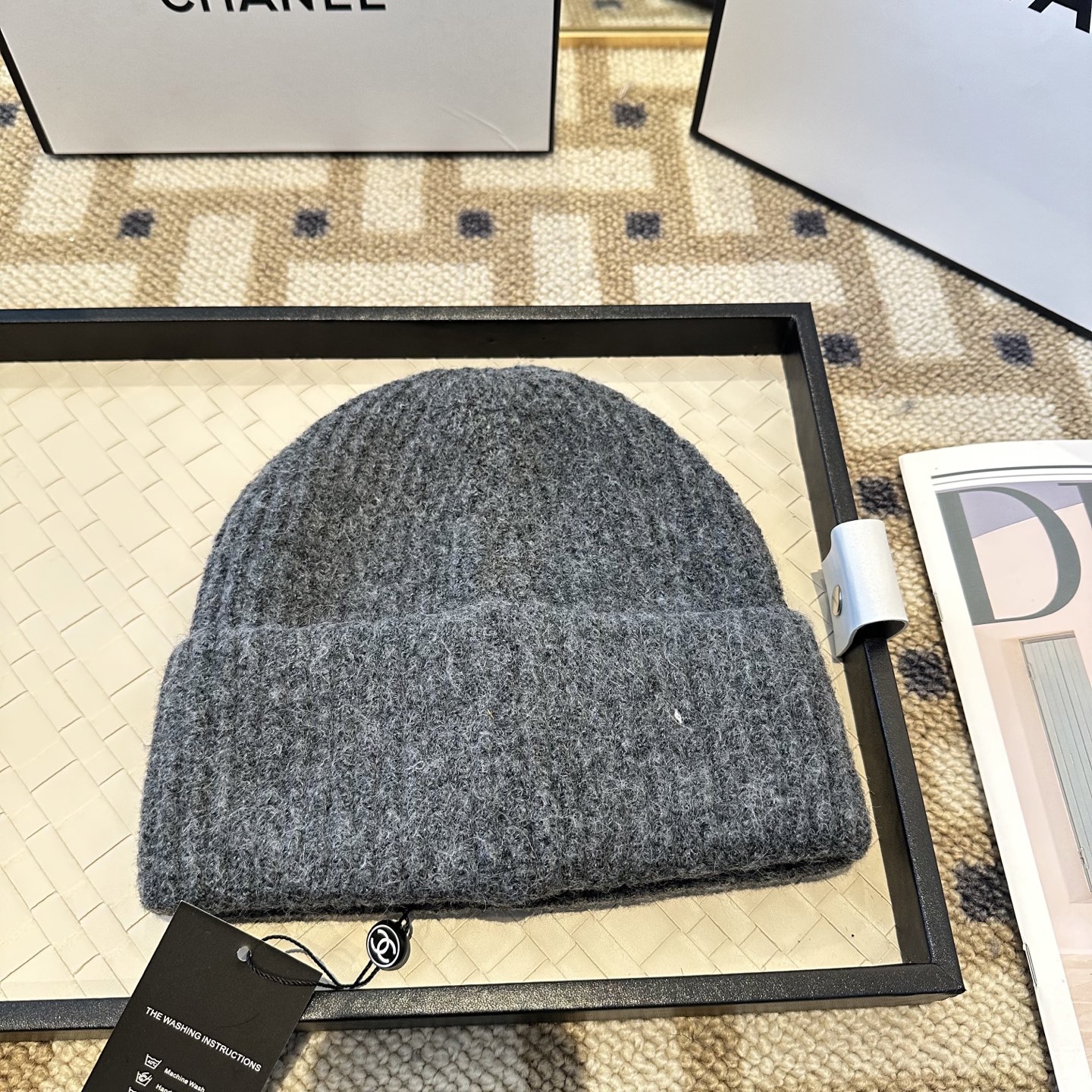 Chanel官网品质香奈儿秋冬网红时尚博主推荐款毛线帽，小红书爆款，手感超柔软舒适的针织线帽，弹性极佳！